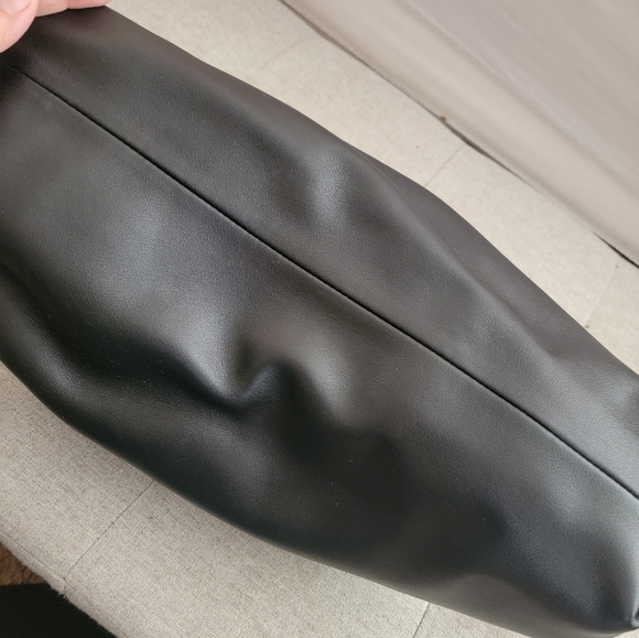 Bottega Veneta The pouch Leather Clutch - Picture 3 of 3